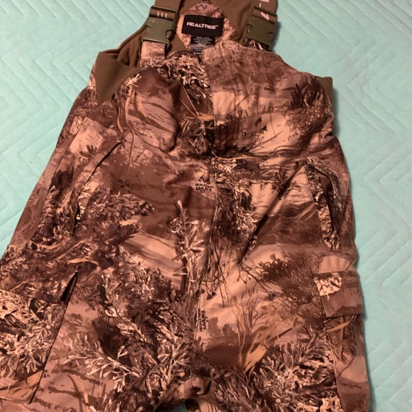 Well insulated youth hunting overalls - Picture 3 of 6